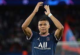 Real Madrid-voorzitter hint op overname van Mbappé in januari